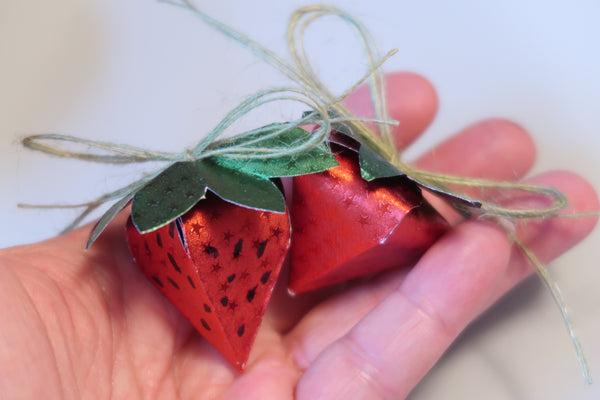 Rinea Foiled Paper Strawberry Treat Boxes by Roni