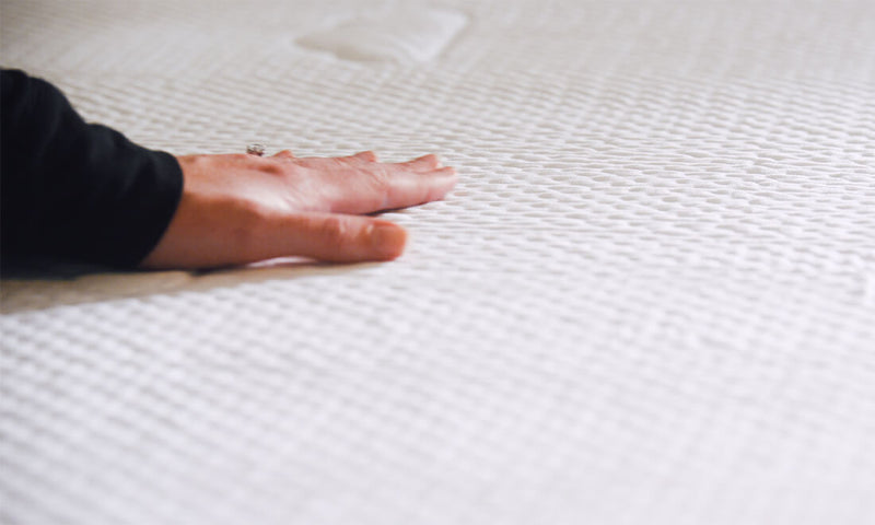 蓬松力士混合床垫具有低过敏性覆盖