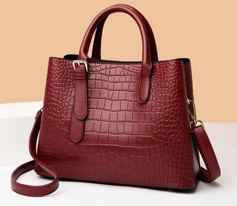 womens-leather-tote-office