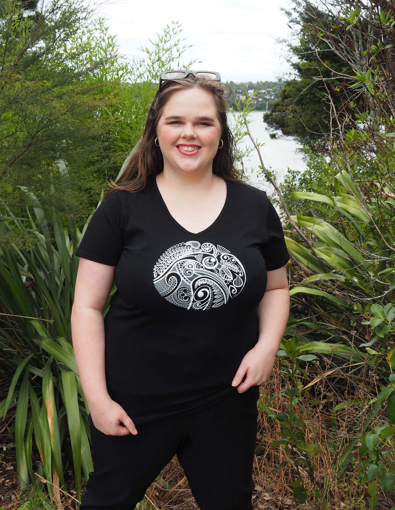 Kiwi's Lace tee - art for a cause ANNA MOLLEKIN