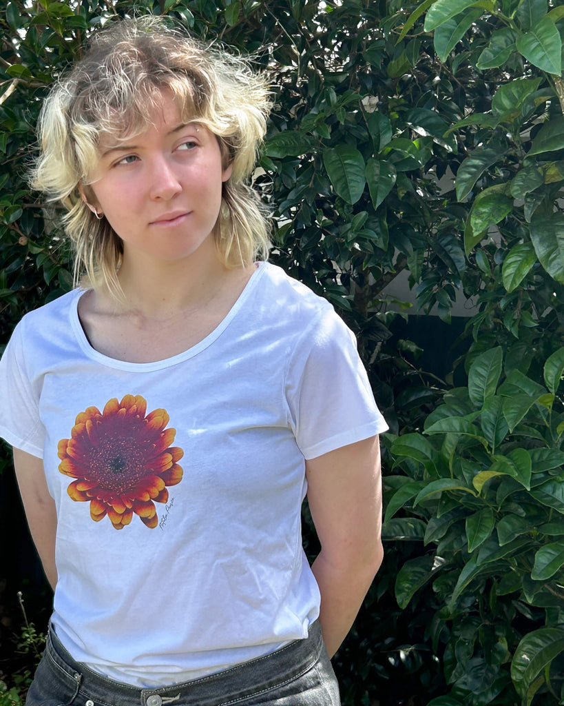 Sun Goddess tee ONE THOUSAND BLOOMS