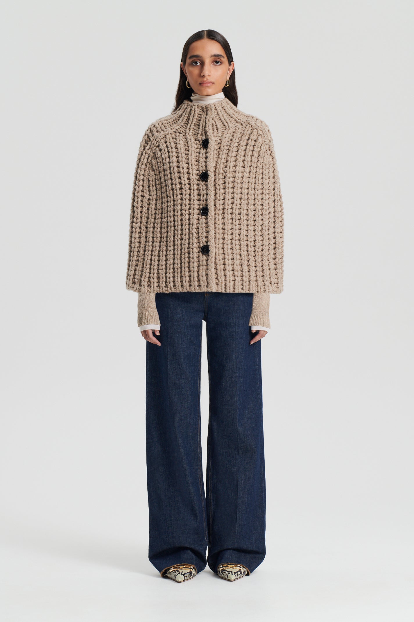HANDKNIT CAPE - TAUPE