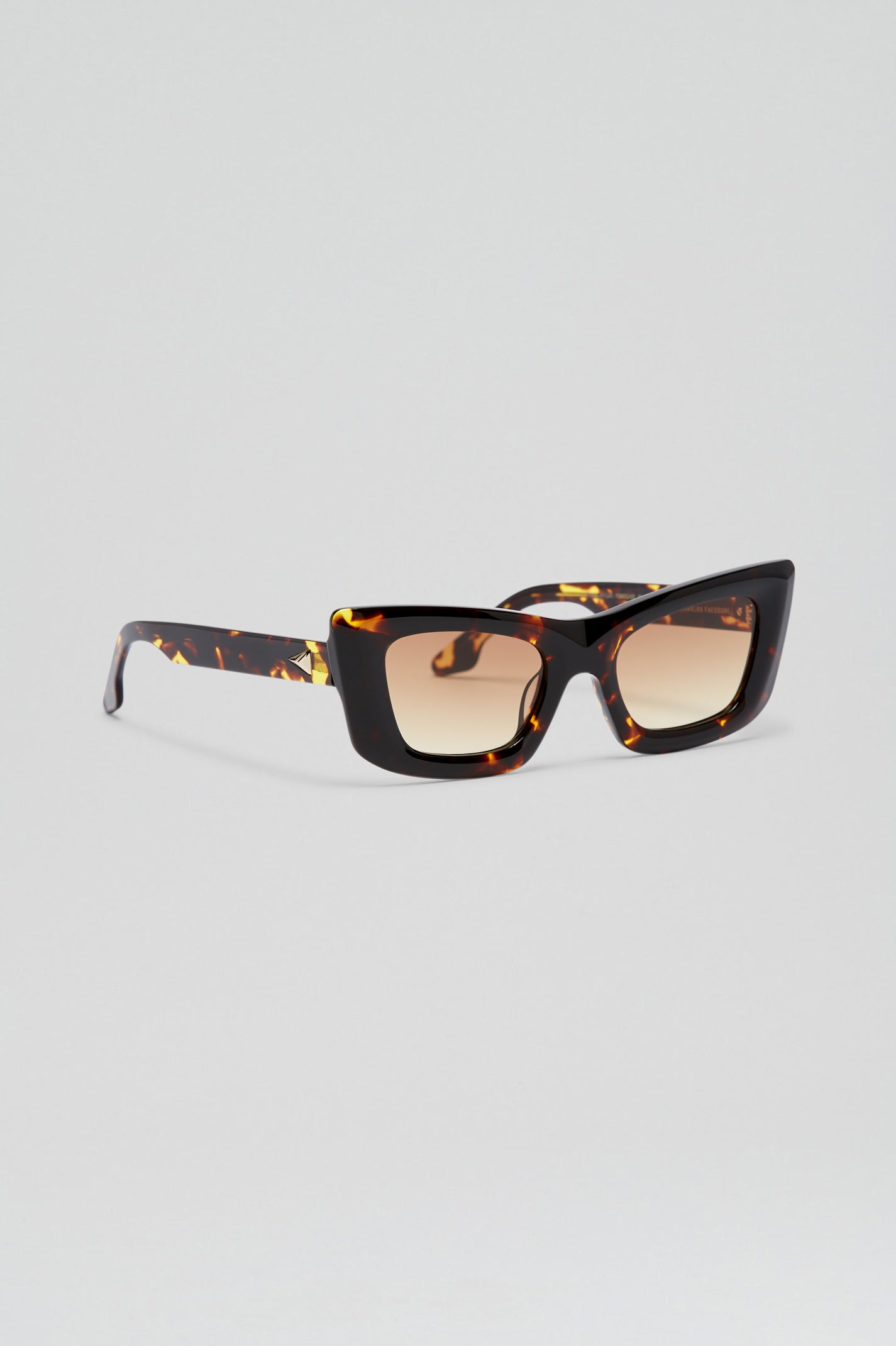 st-angular-cat-sunglasses-tortshell