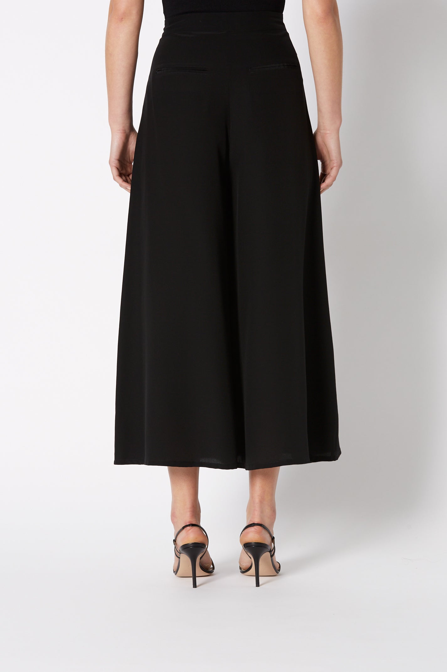 silk-button-trouser-black