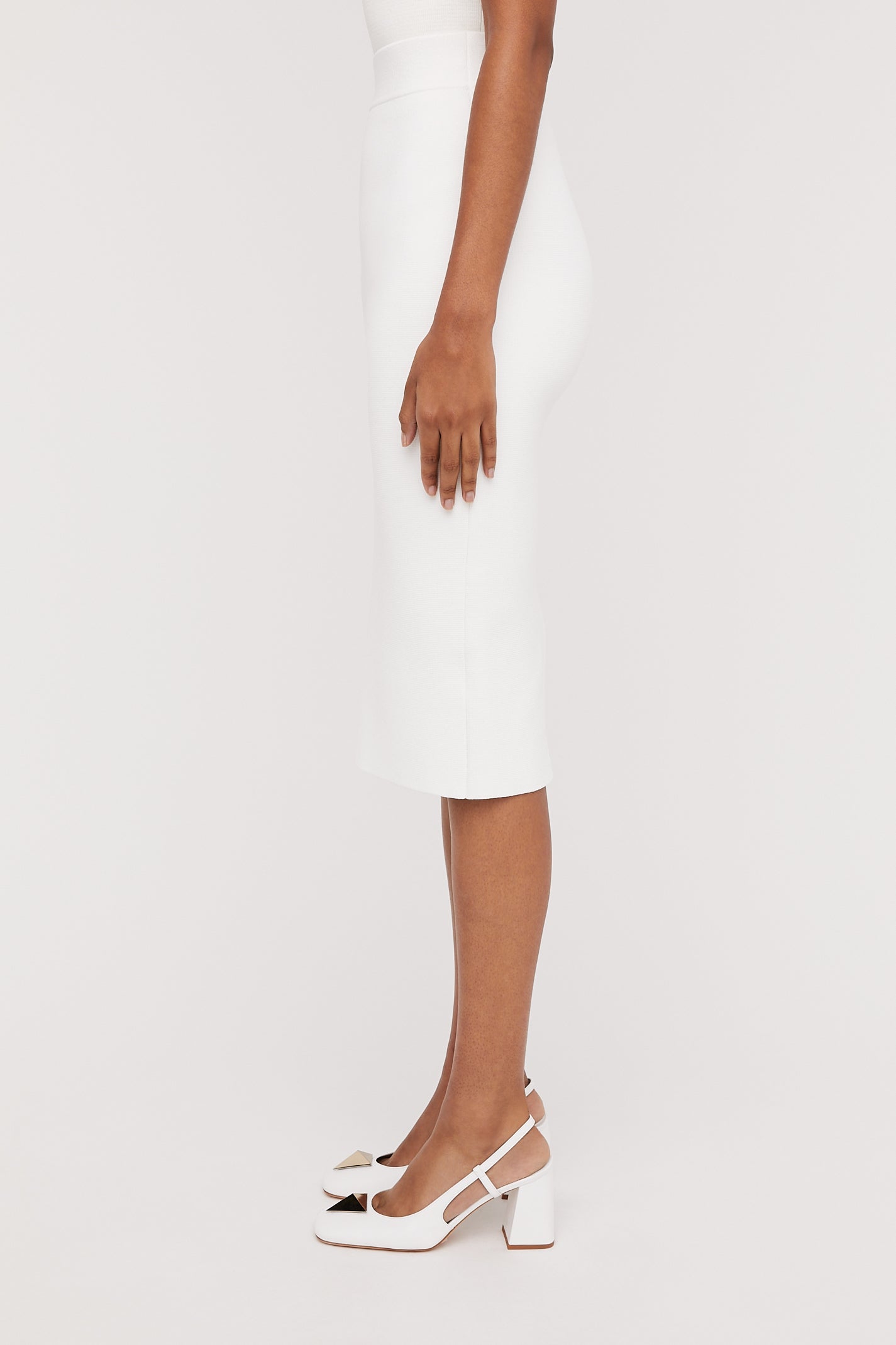 crepe-knit-slit-back-skirt-white