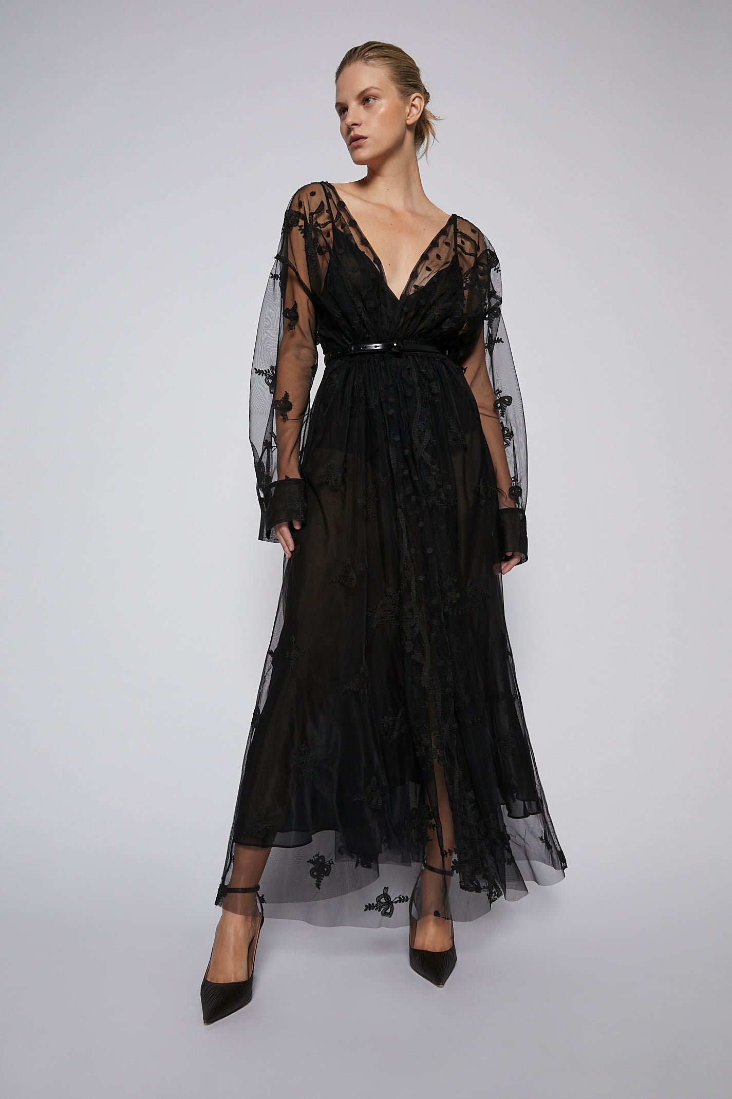 LACE DRESS - BLACK