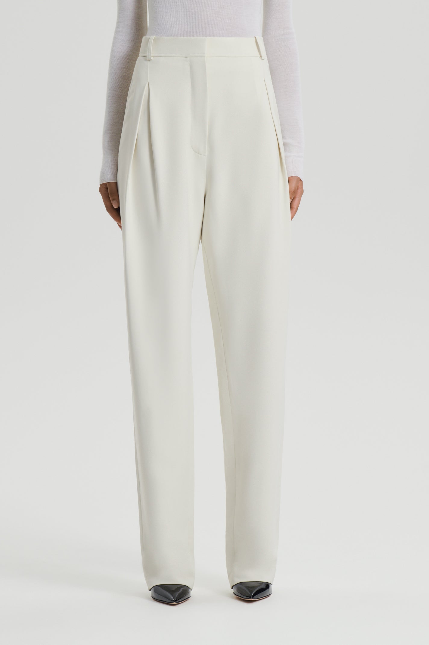 italian-tailored-pleat-trouser-creme