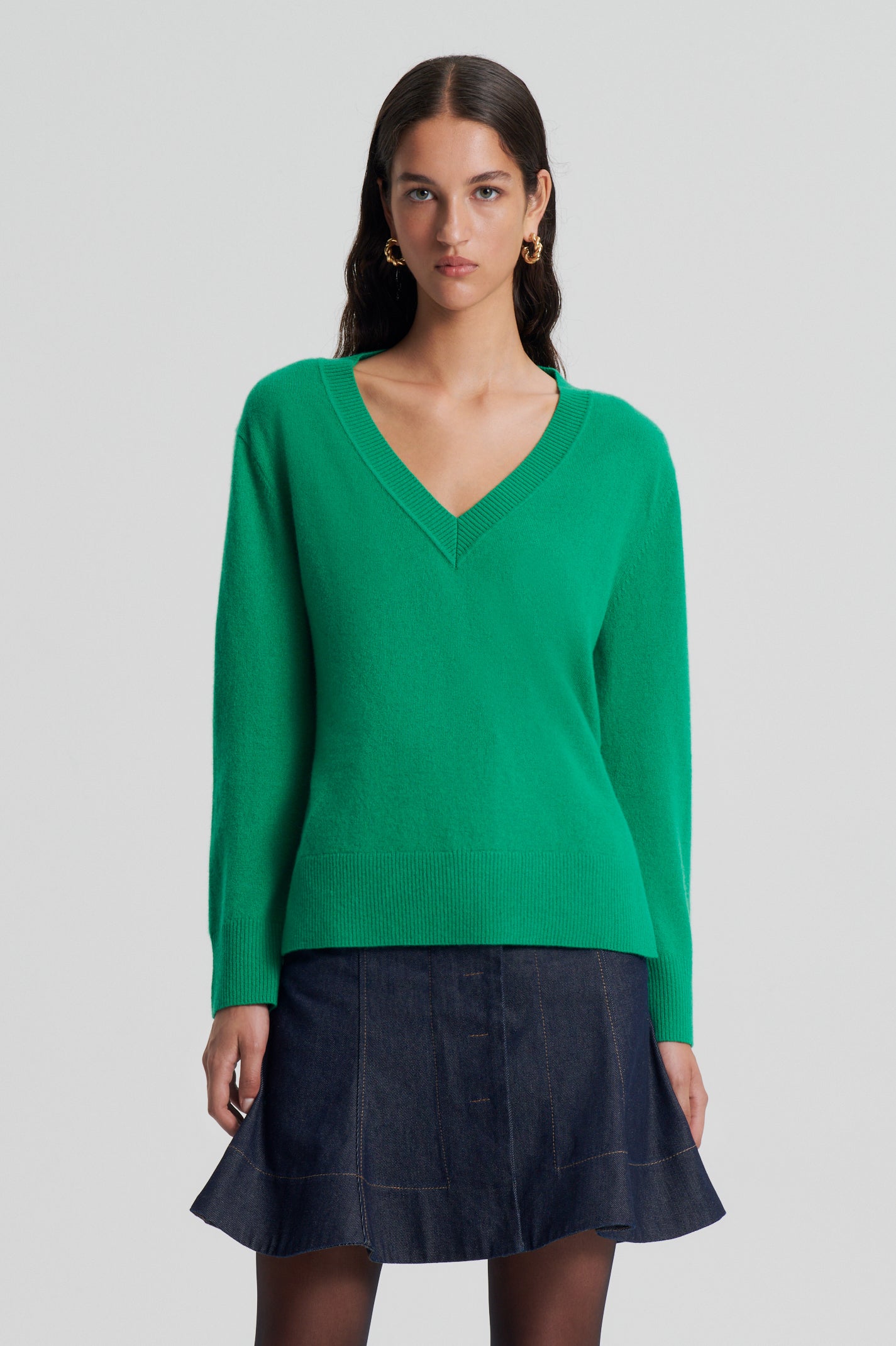 cashmere-v-neck-sweater-verde