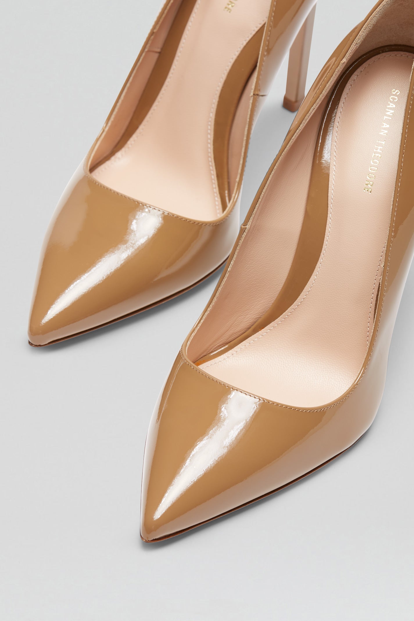 stiletto-pump-108-almond