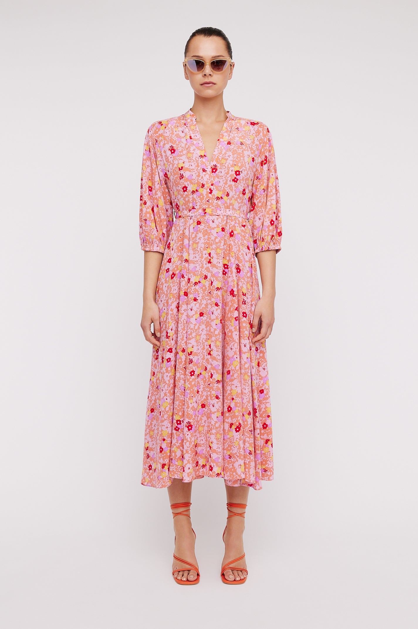 SILK DAISY FLORAL DRESS - PEACH