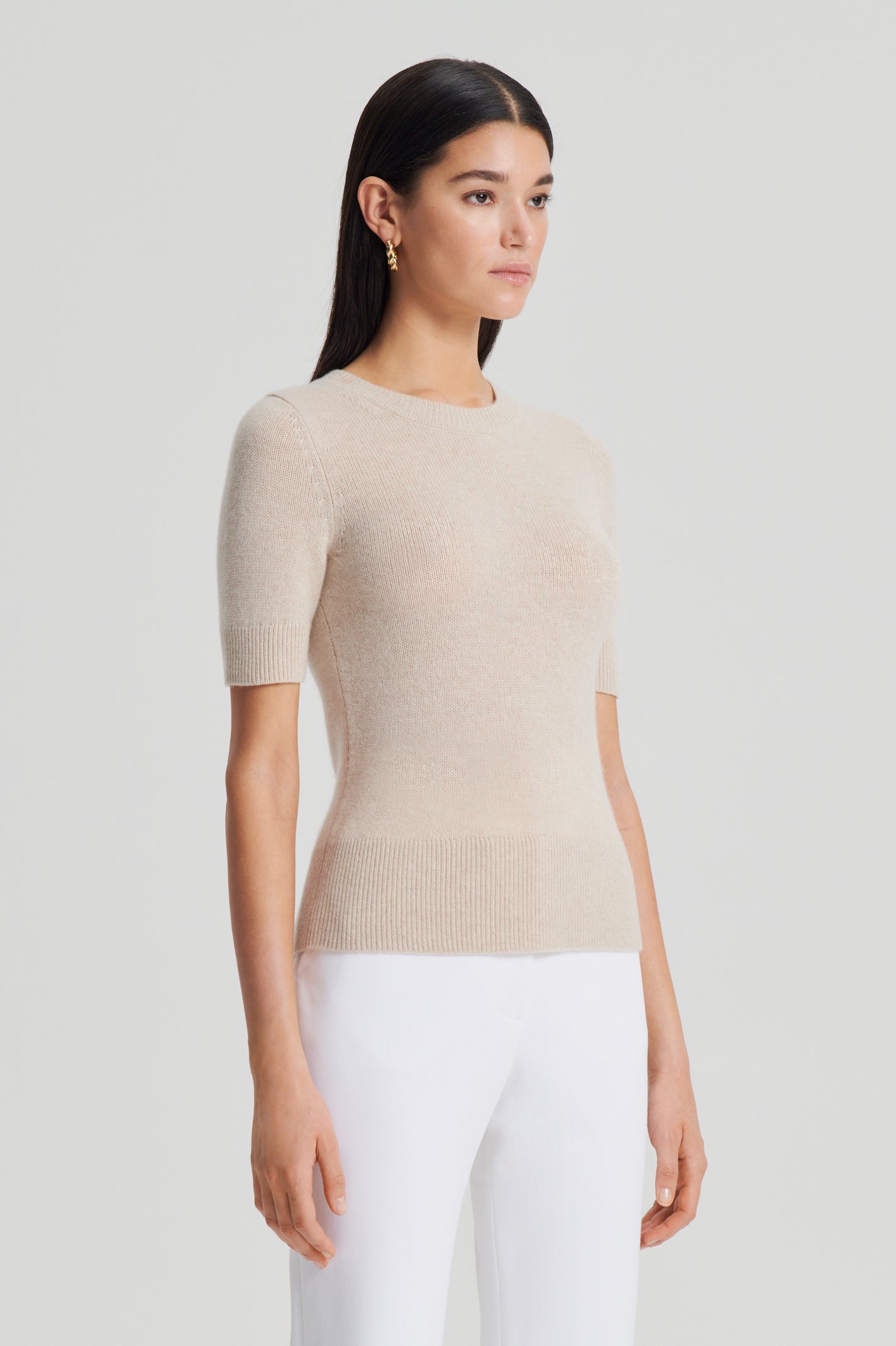 cashmere-slim-fit-sweater-5-wheat