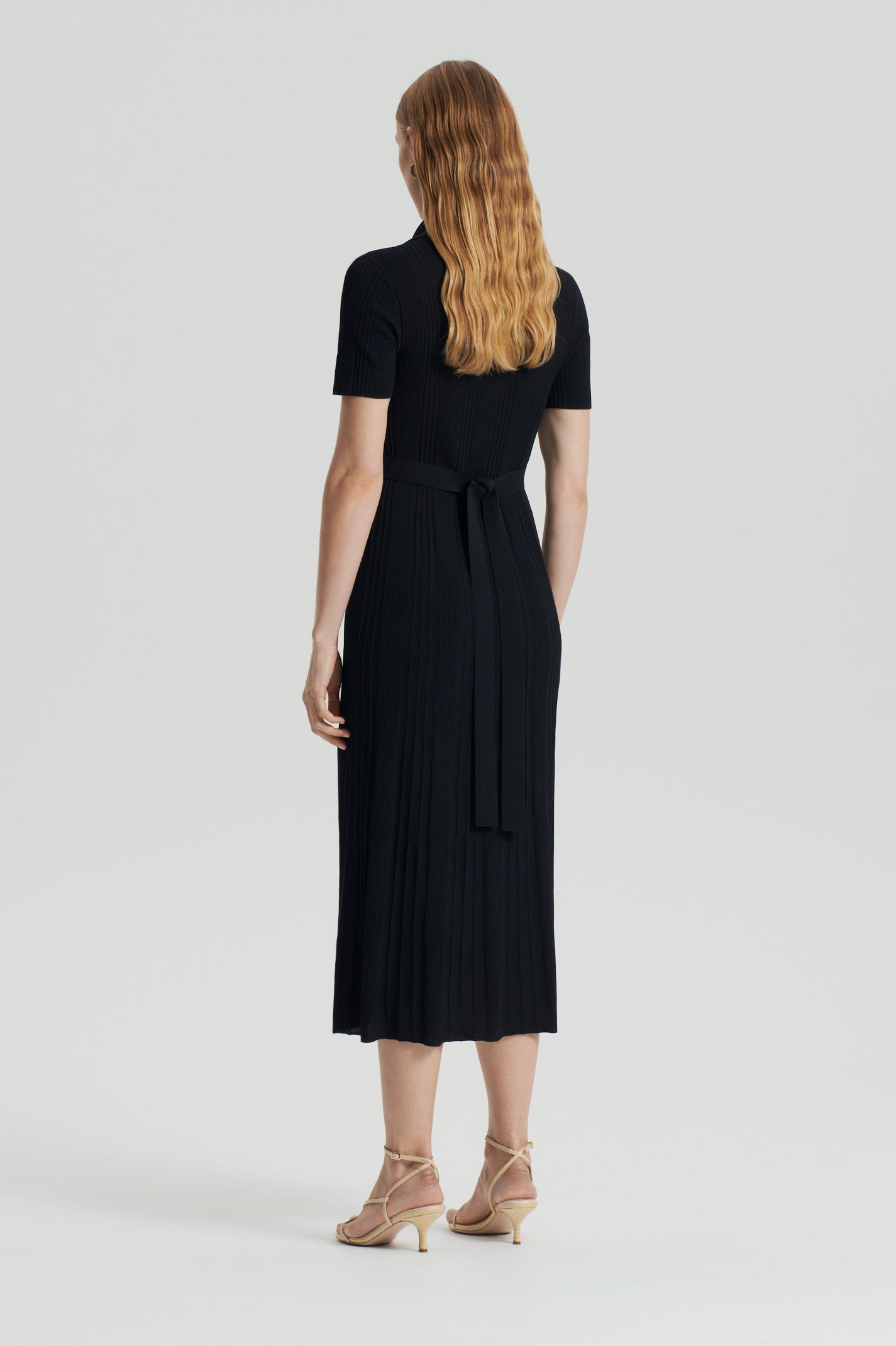 pleated-rib-placket-dress-black