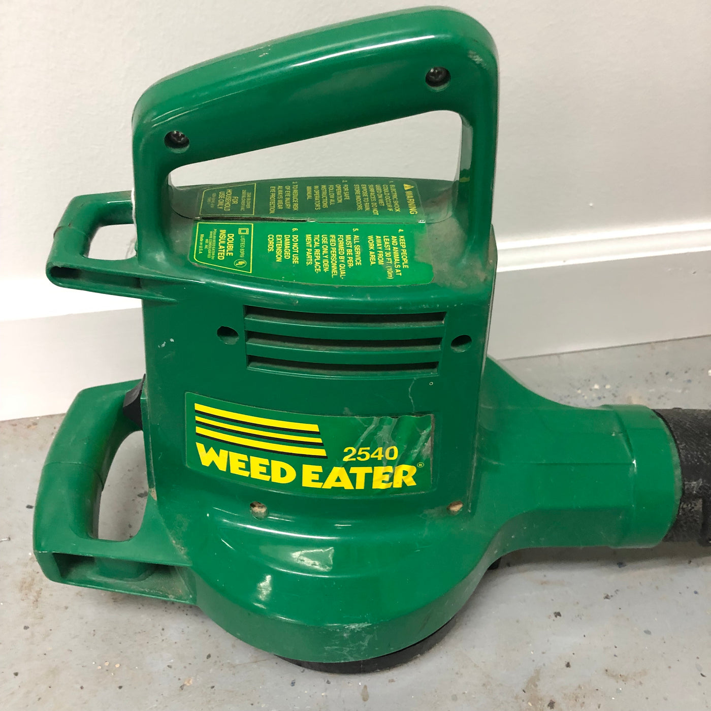 battery powered leaf blower and weed eater