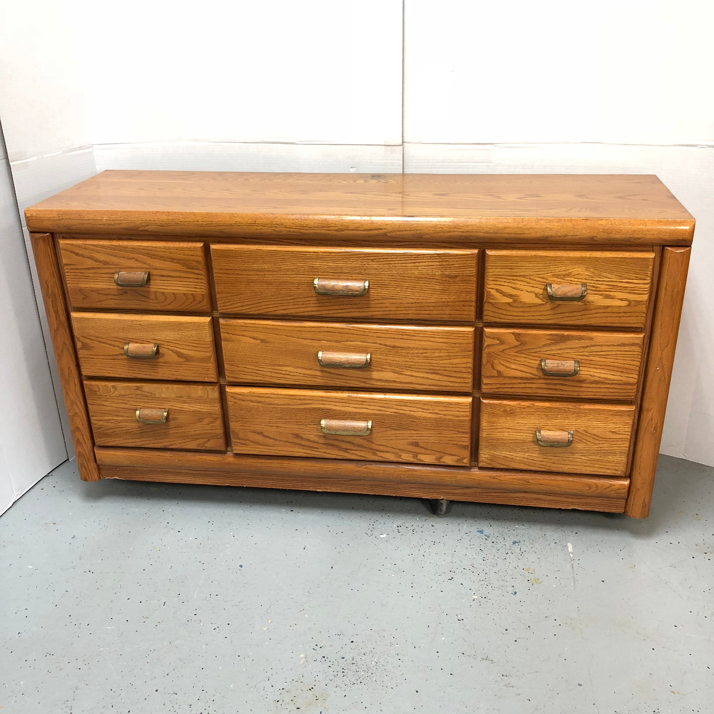 Broyhill 9 Drawer Long Wooden Dresser M15sales Com