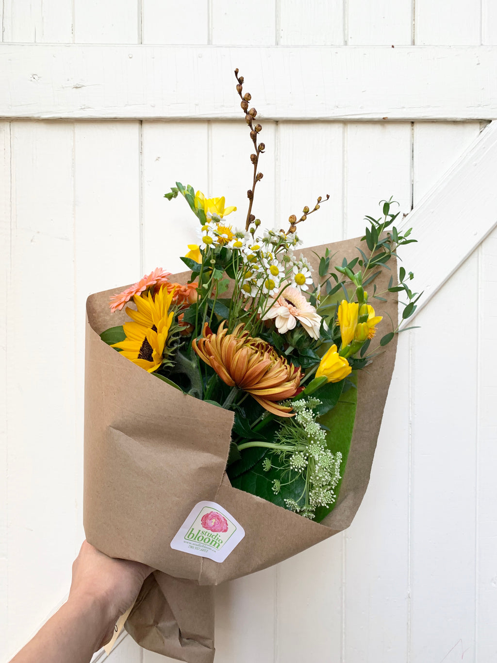 MONTHLY Subscription : Hand-tied bouquet wrapped in paper with