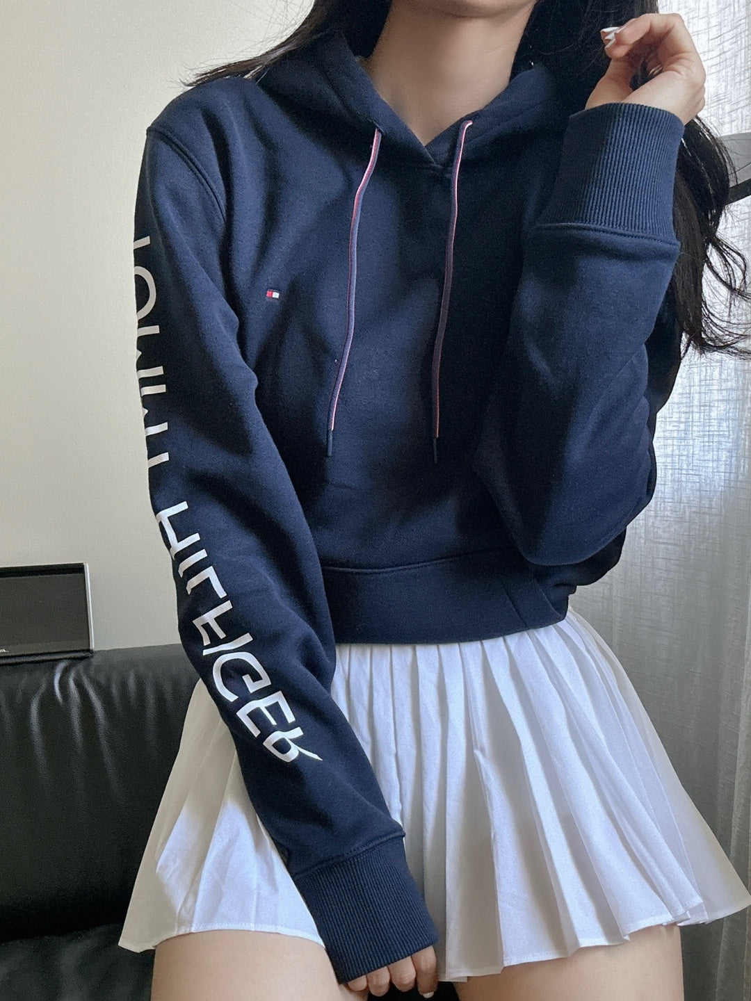 78J9708 Hilfiger Sky Stacked Tommy Desert 410 EMB Crewneck