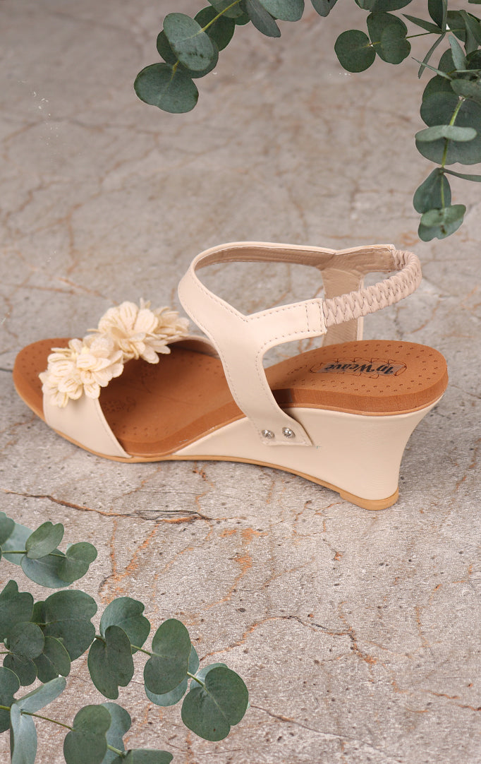 white flower wedges