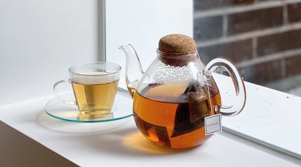 Steeping Teabag in a Teapot | Tavalon Tea Australia & New Zealand