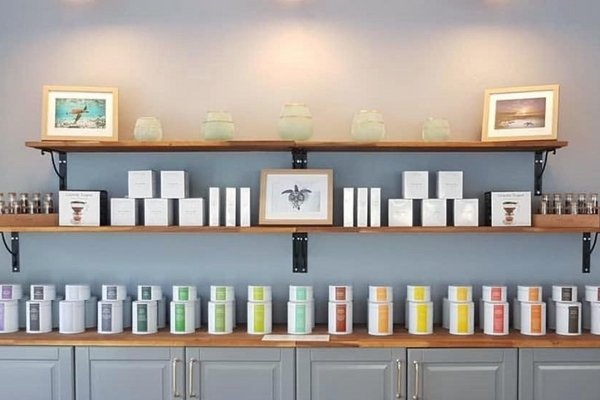 Tavalon Loose Leaf Tea Tins in a Bar Place | Tavalon Tea Australia