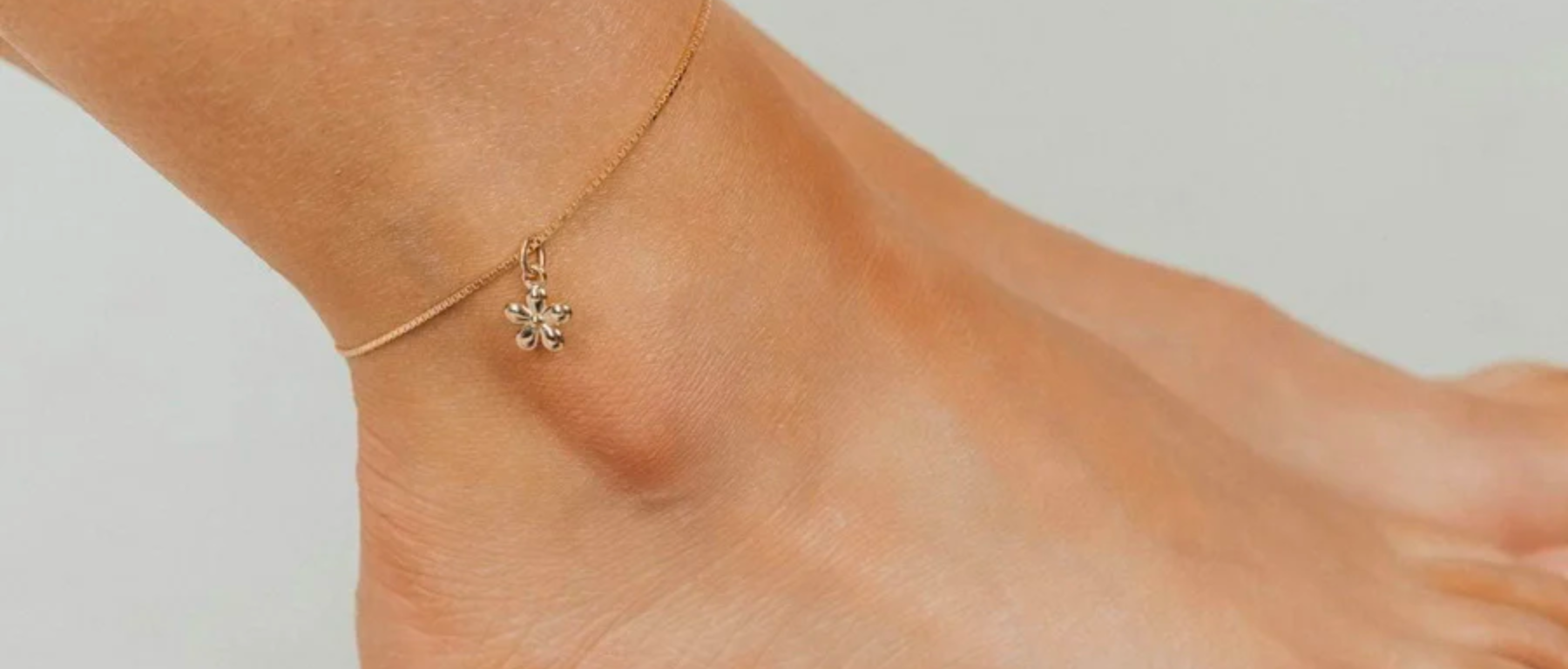 wehoautodetail FLOWER CHARM ADJUSTABLE ANKLET