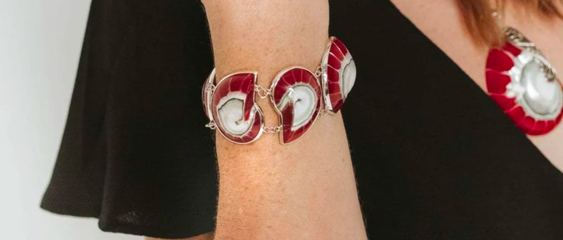 Red Nautilus 5-Shell Bracelet