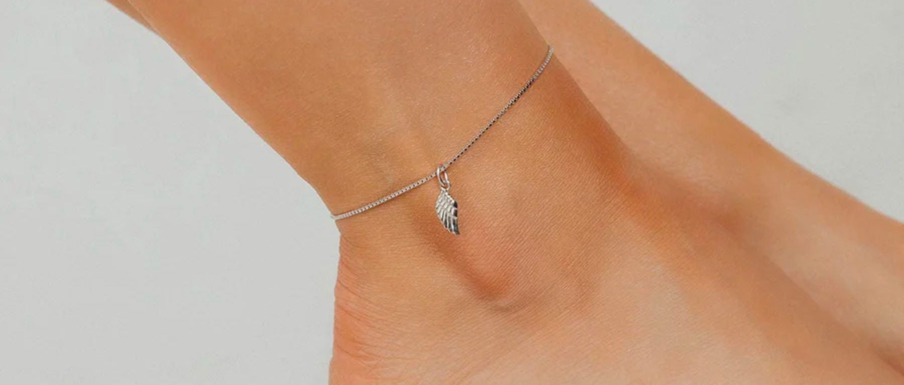 ROMA ANGEL WING CHARM ADJUSTABLE ANKLET