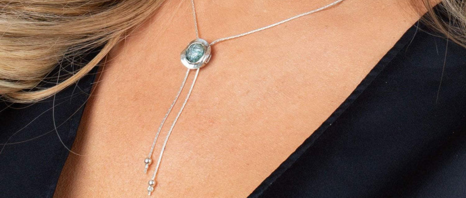 SMALL ROMAN GLASS ROUND BOLO NECKLACE IN DETAILED STERLING SILVER