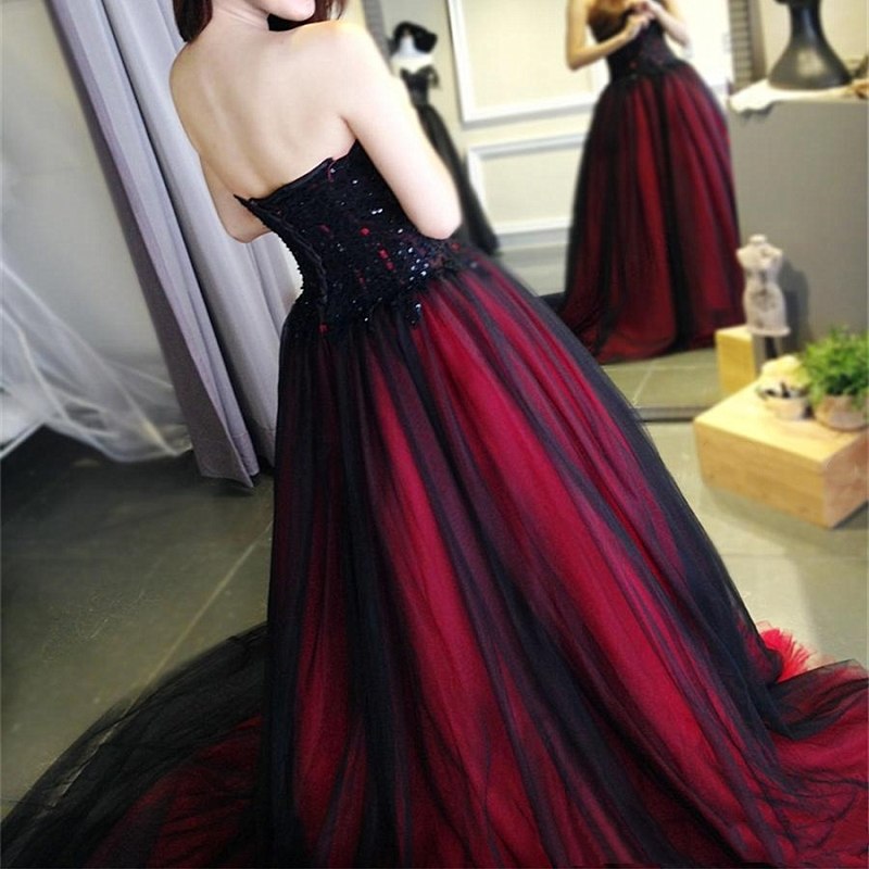Sweetheart Black Burgundy Gothic Wedding Dress The