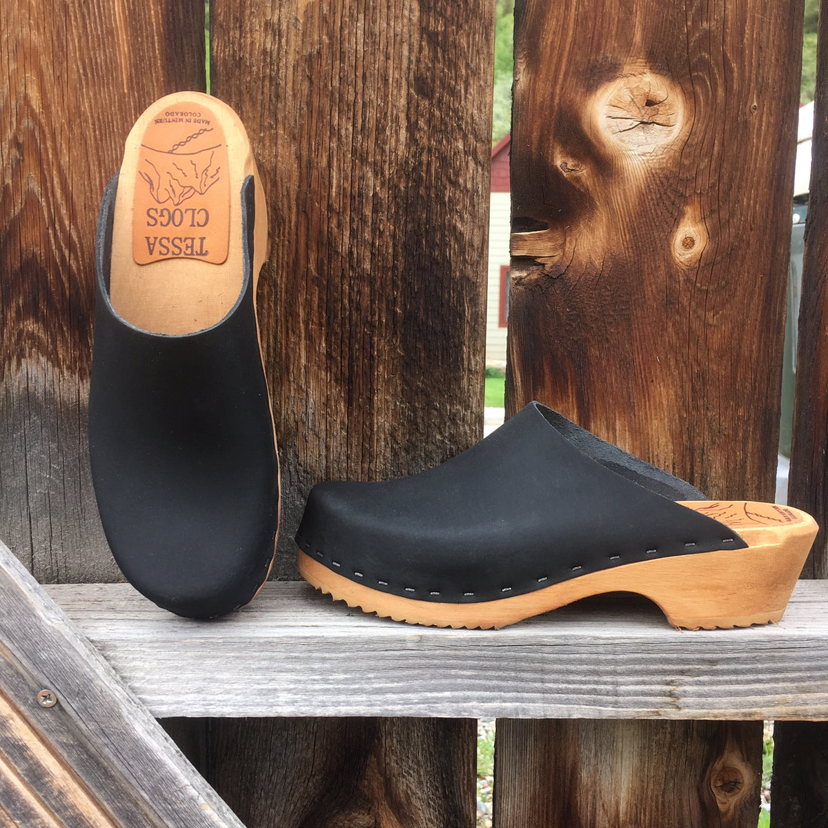 mens wooden clogs