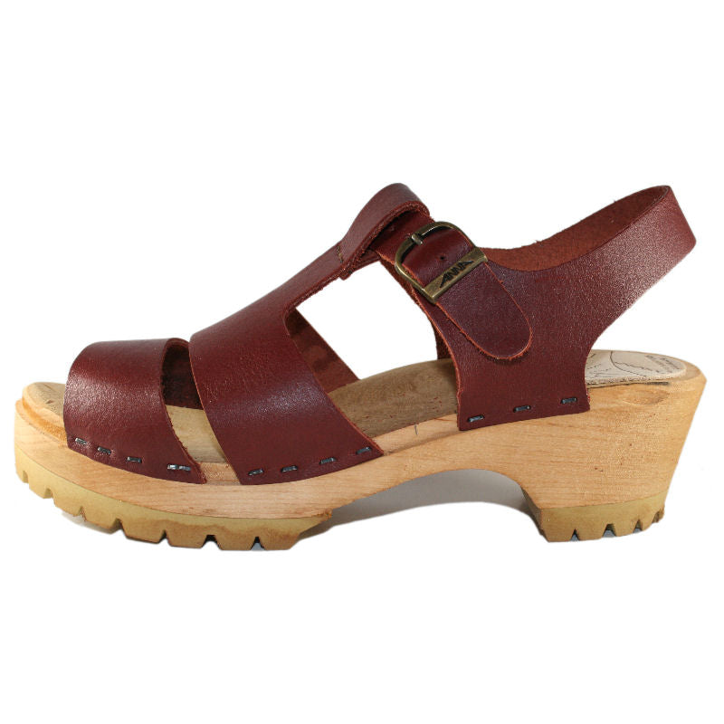 mountain sole leather strap sandal