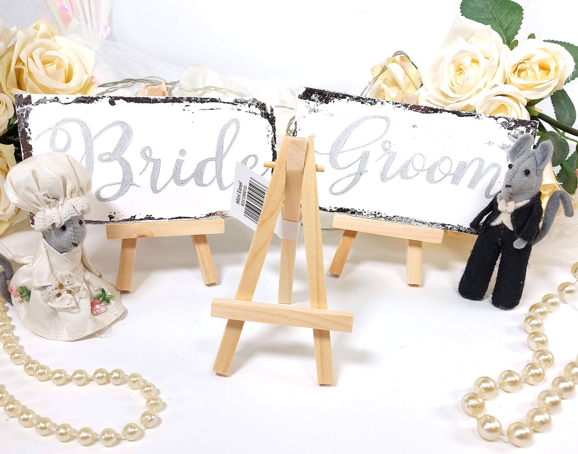 Easels for wedding table