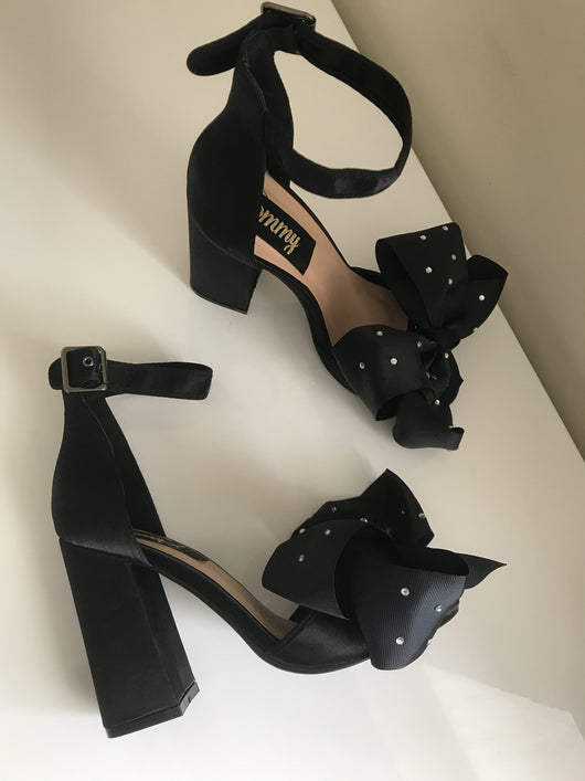 Paloma Crystal Bow Block Heels – ItsPommy