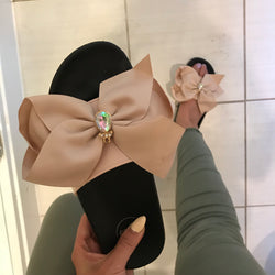 nude bow slides