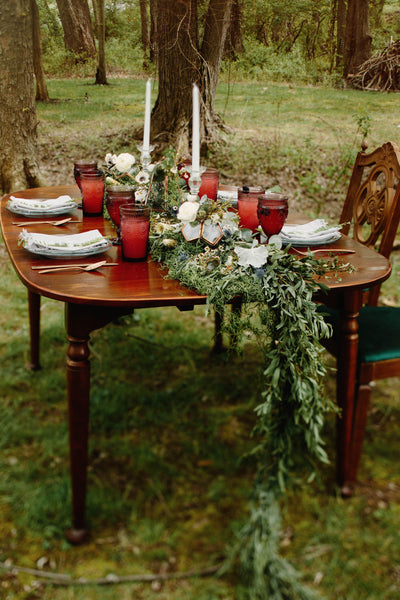 Centerpiece garland of greens and eucalytpus