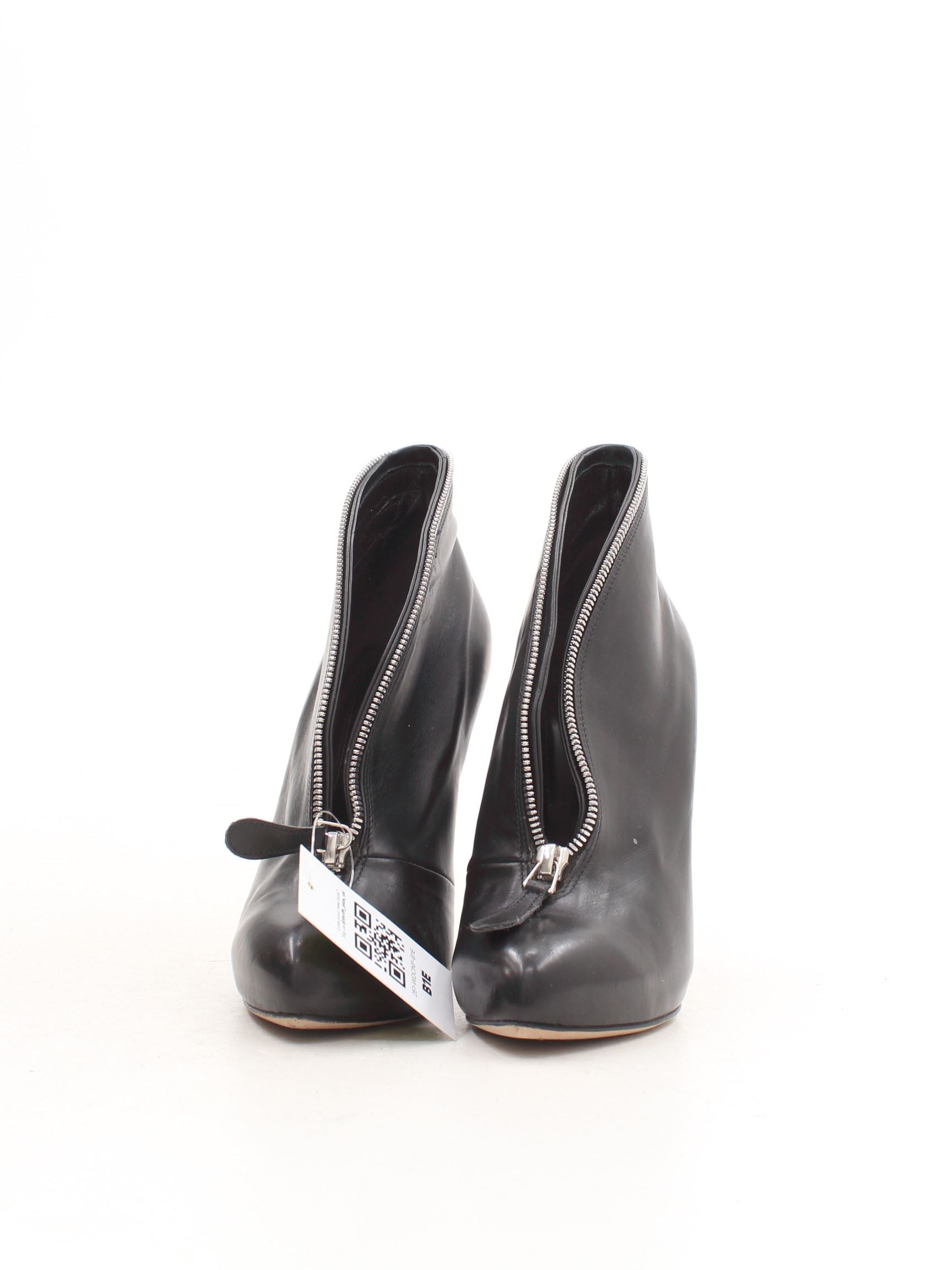 Zoomed product photo
