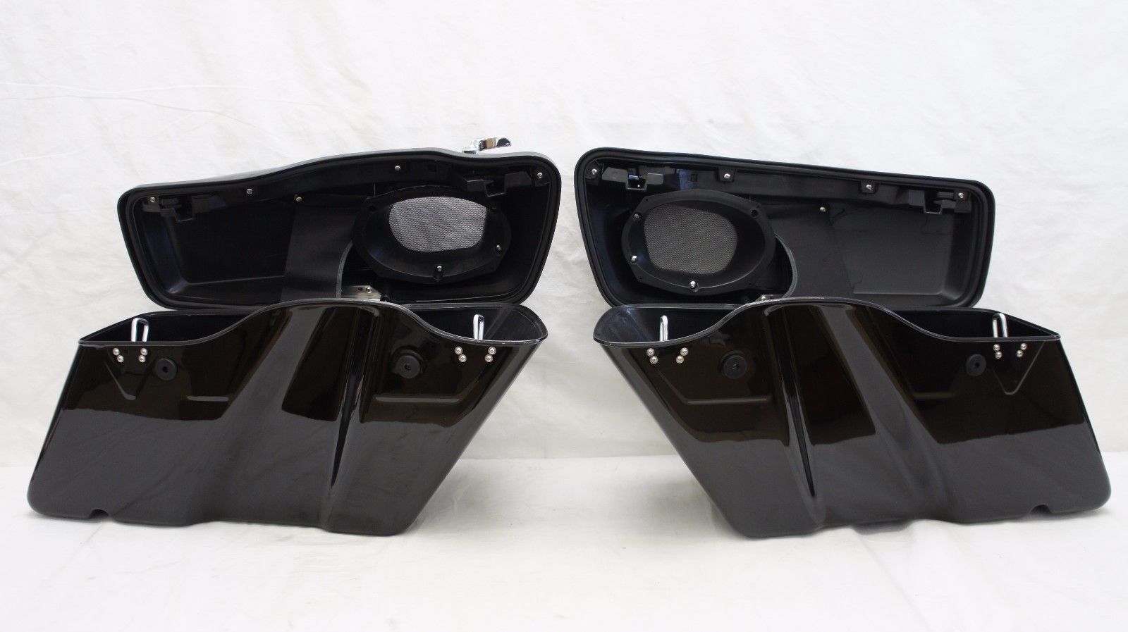 Complete Hard Saddlebags w/ 6x9 CVO Speaker lids for 2014up Harley To