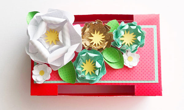 gift bag topper tutorial with paper blooms