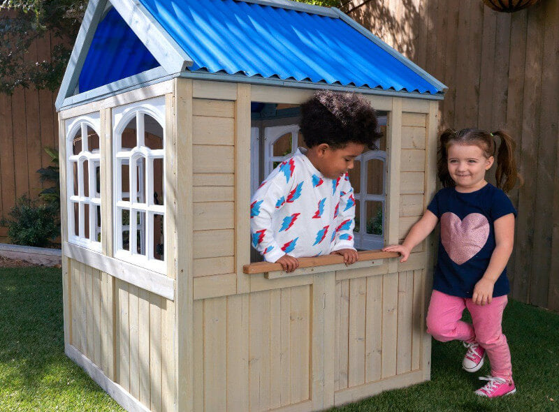 cubby house play