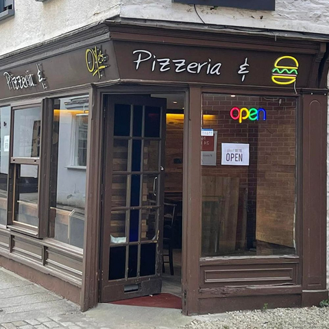 Oyes Pizzeria & Grill in Truro, Cornwall