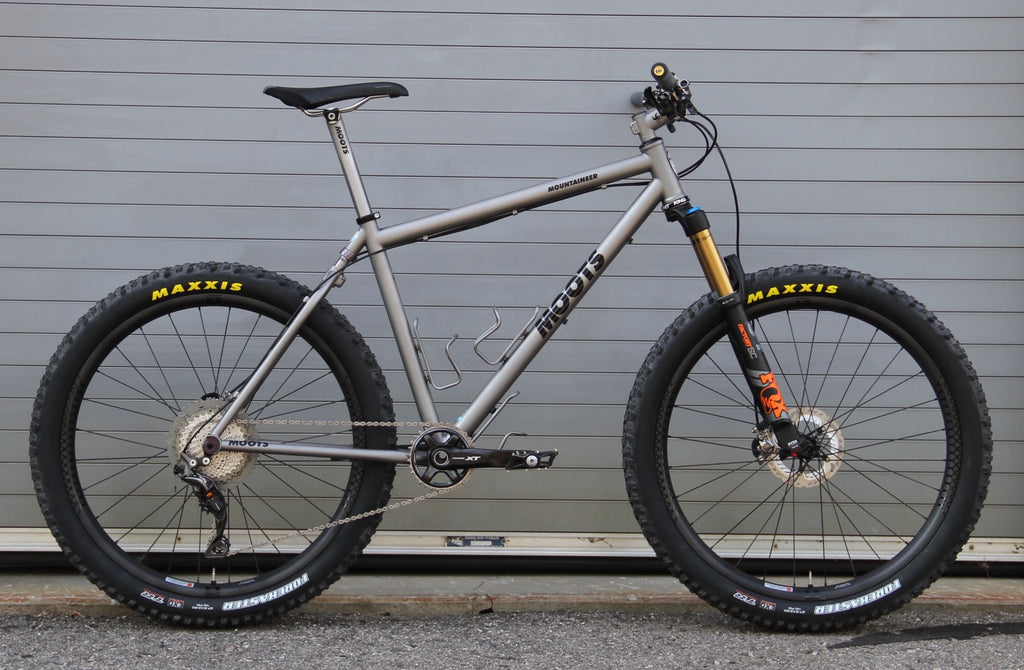 Moots Mountaineer with Reynolds Blacklabel 27 Plus Carbon Wheels