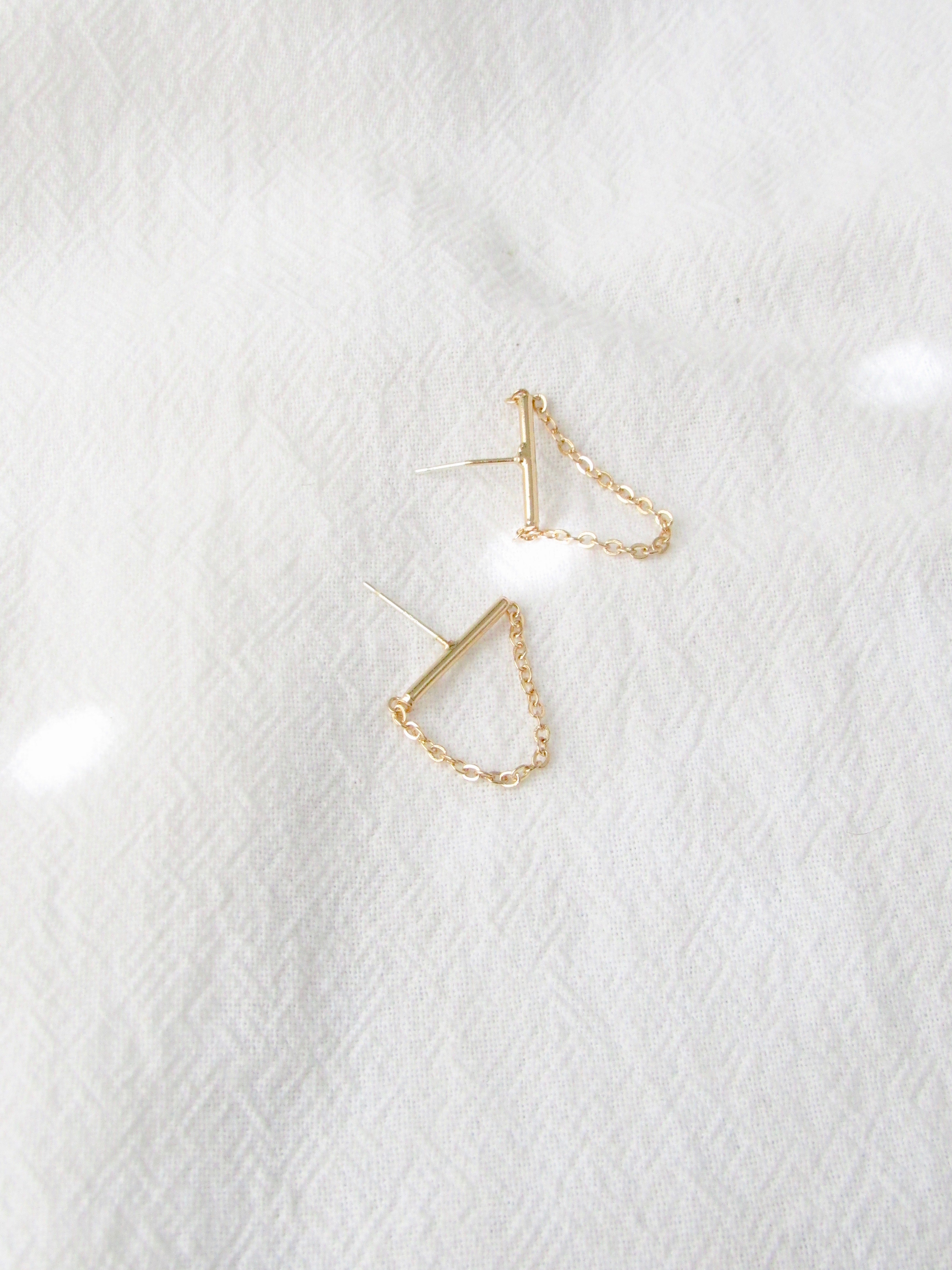 Dainty Bar Chain Gold Stud Earrings