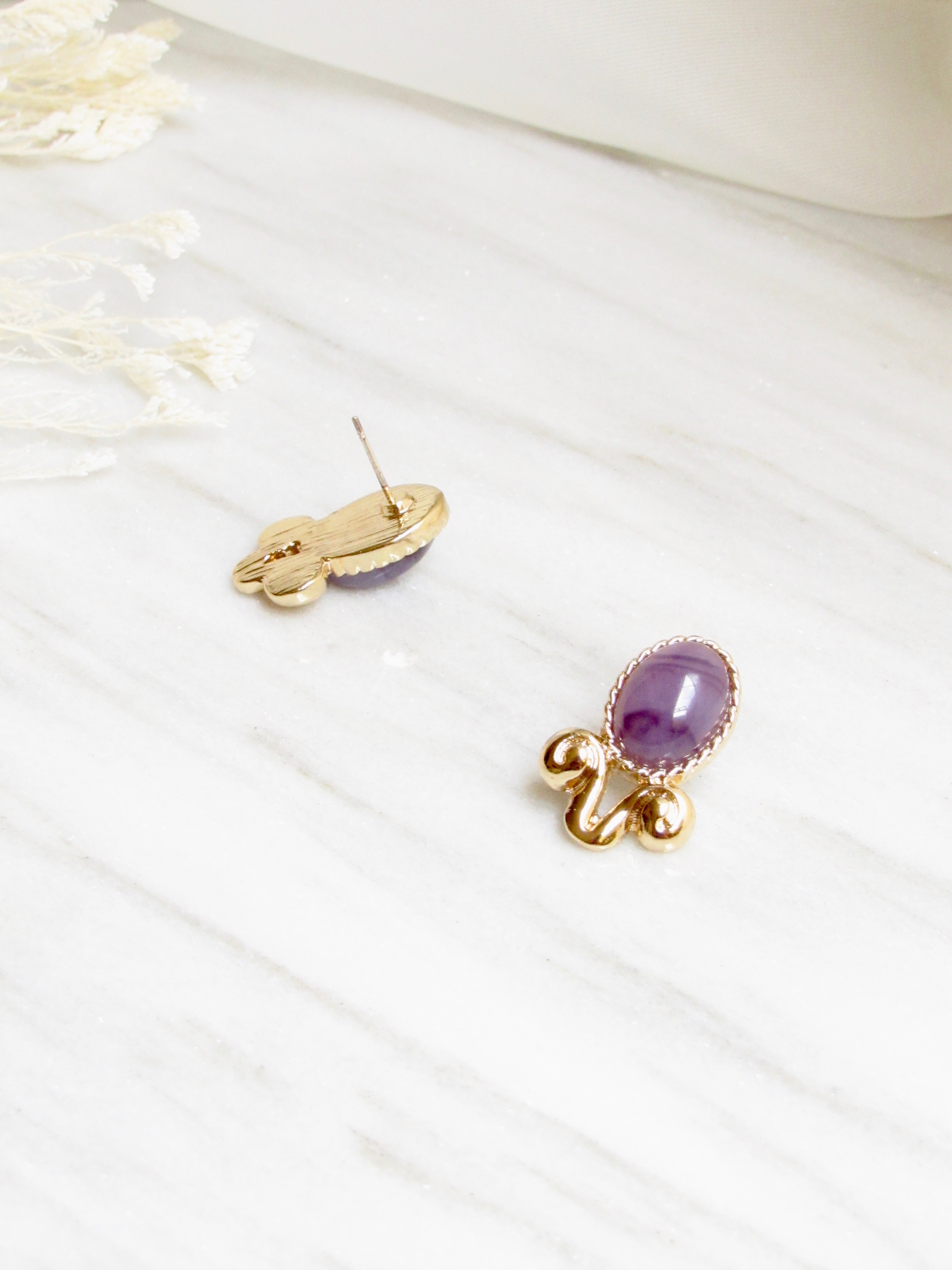 Art Deco Oval Purple Gemstone Gold Stud Earrings