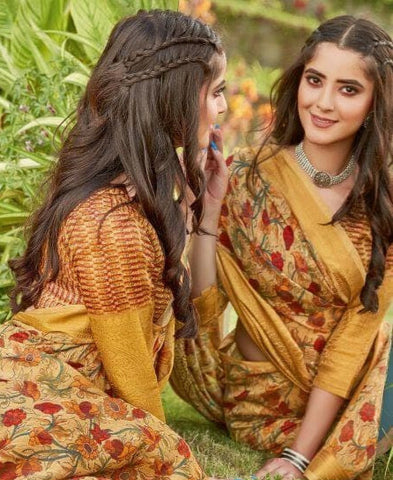 5 designer saris from Janhvi Kapoor's collection that are wedding season  must-haves | VOGUE India