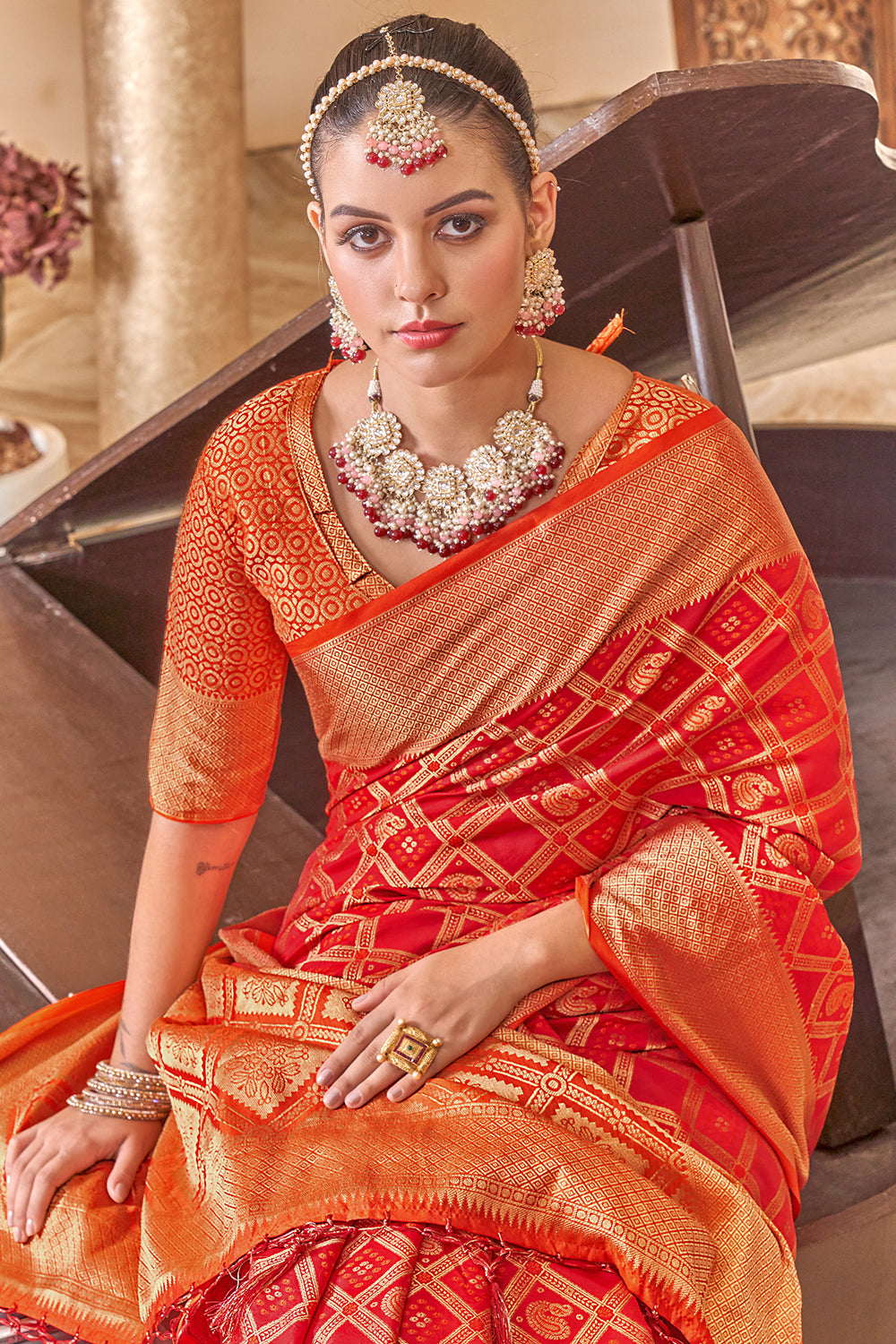 Buy Banarasi Patola Traditional Saree with Contrast Border at Redfynd