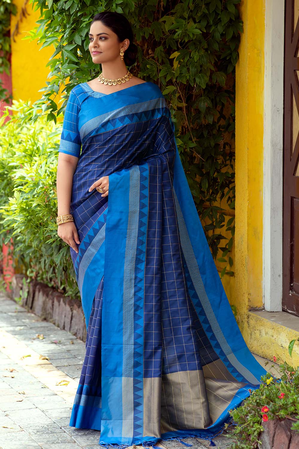 Buy the best banarasi saree online by KARAGIRI | SALE SALE – Karagiri