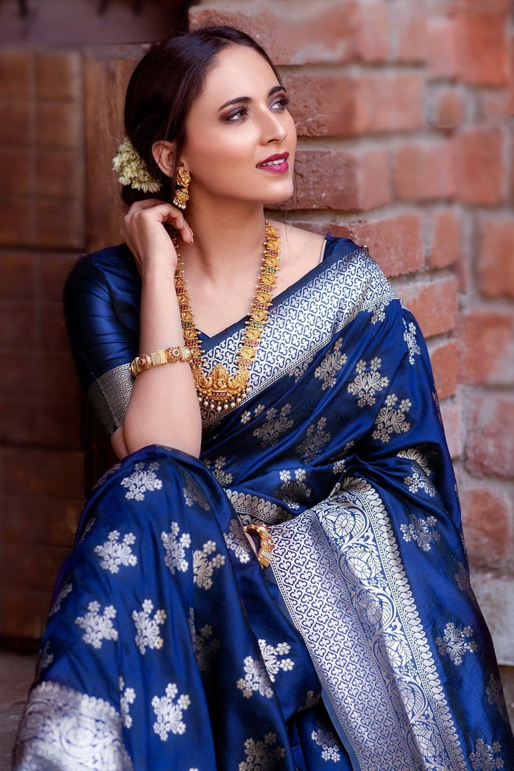 Buy the elegant Admiral Blue Banarasi Saree - Karagiri