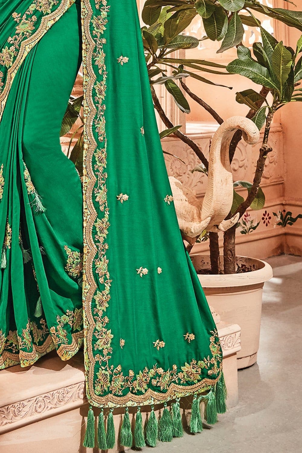 Buy Leaf green banarasi saree online at best price - Karagiri