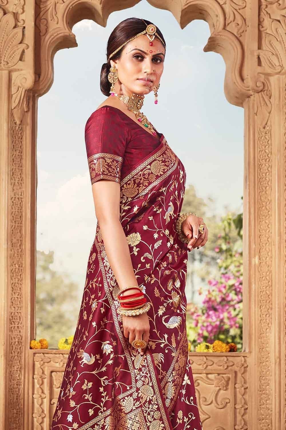 Buy Rustic Red Intricate Jaal Woven Banarasi Saree online-Karagiri