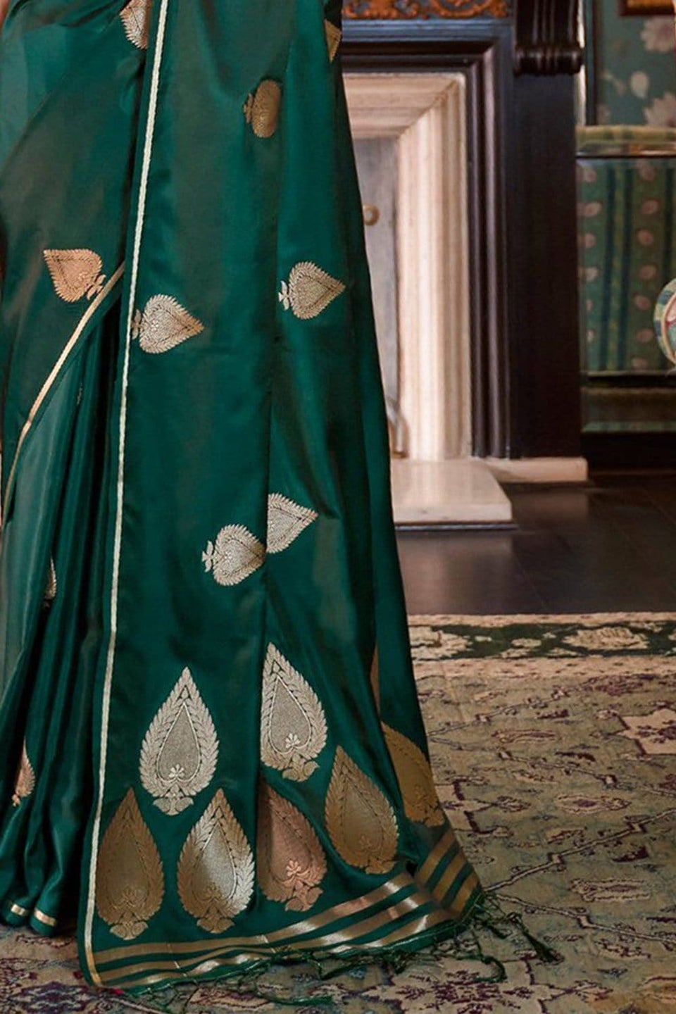 Buy Sacramento green zari butta woven banarasi saree online -karagiri ...