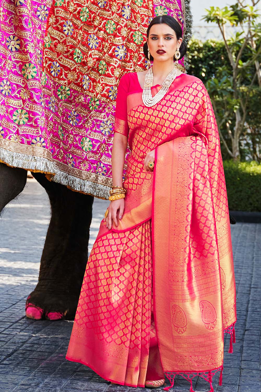 Get the beautiful Deep Pink Kanjivaram Saree - Karagiri